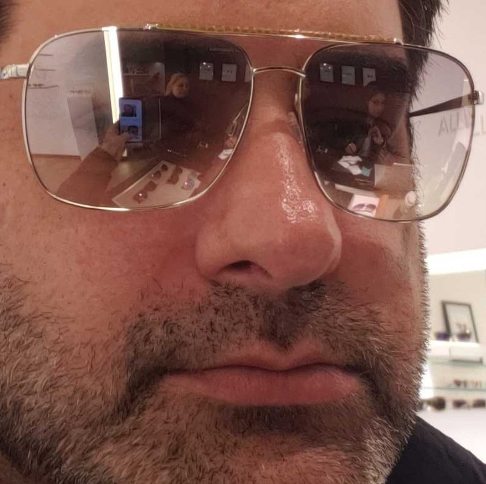 Meet your Posher, Jason